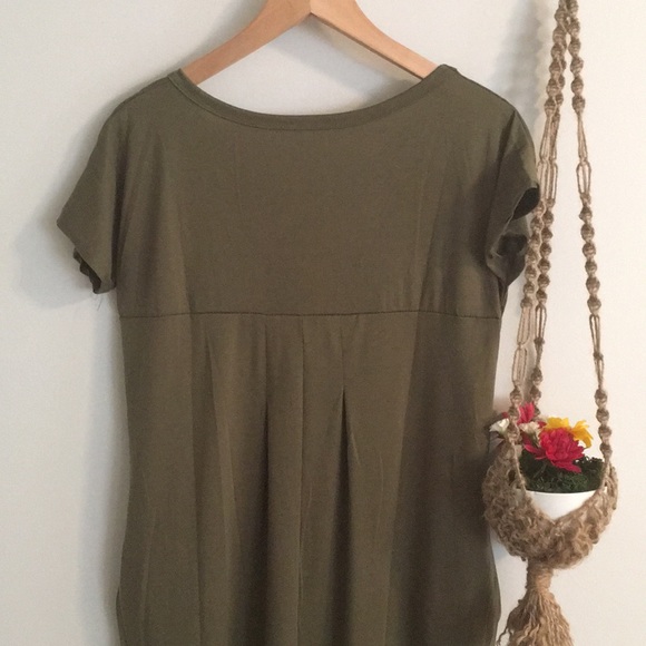 Relaxed Green T-Shirt Dress with Pockets - Picture 5 of 5